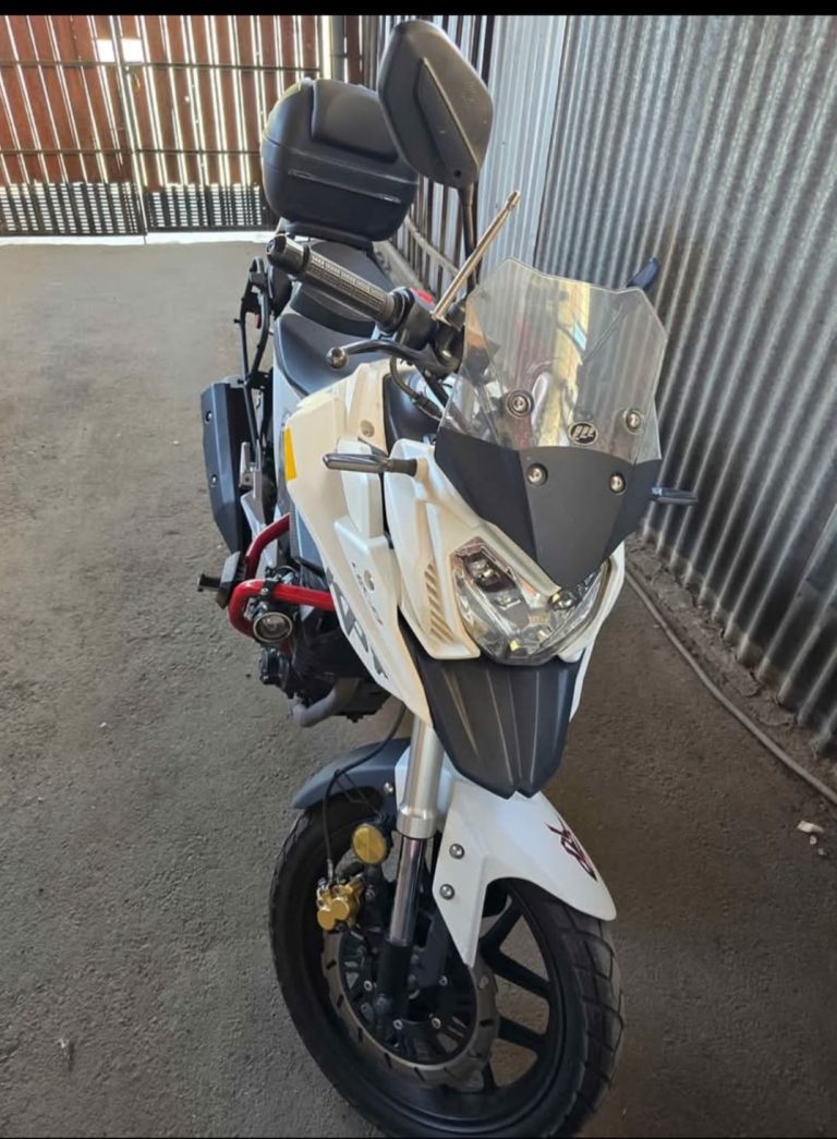 moto 2 768x1045