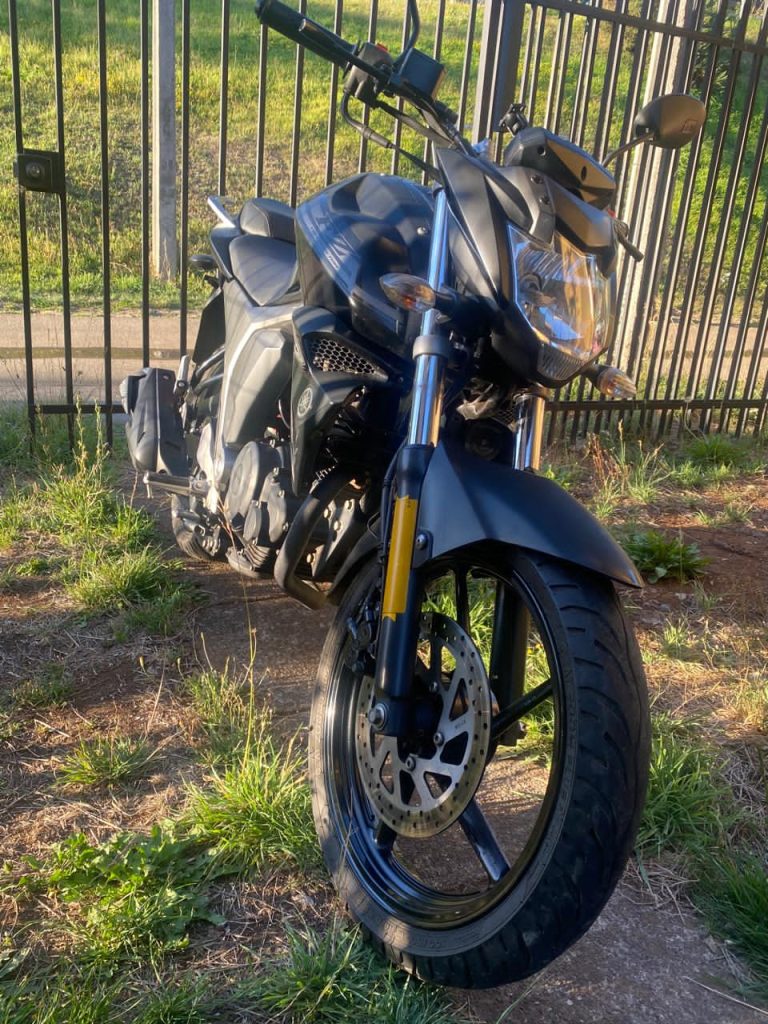 moto1 768x1024