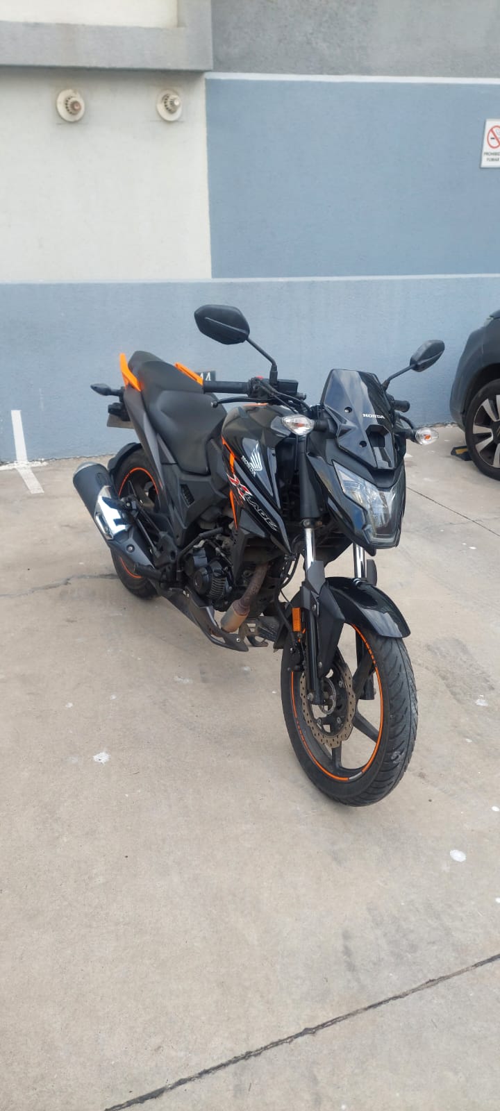 Moto 1 2