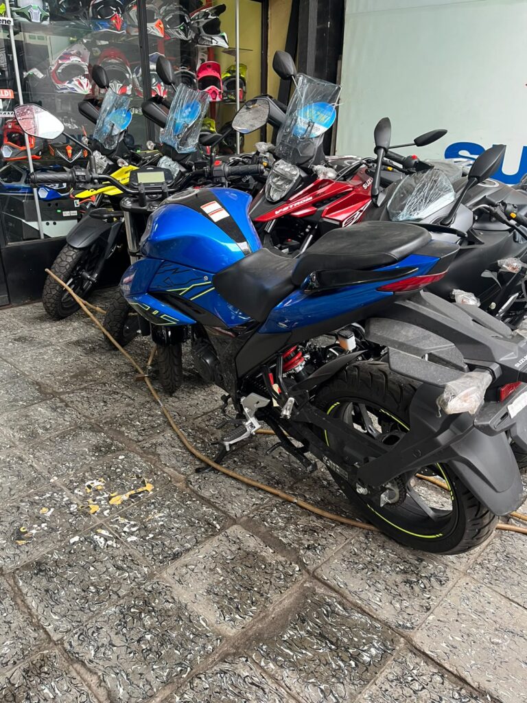 GIXXER 3 768x1024